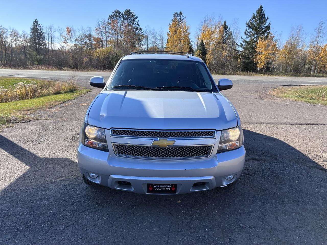 Chevrolet Suburban LT 1500 4WD 2014