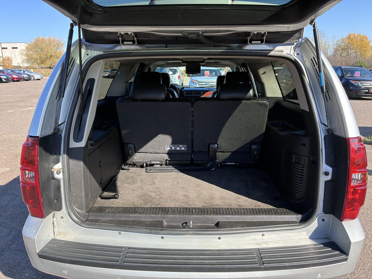 Chevrolet Suburban LT 1500 4WD 2014