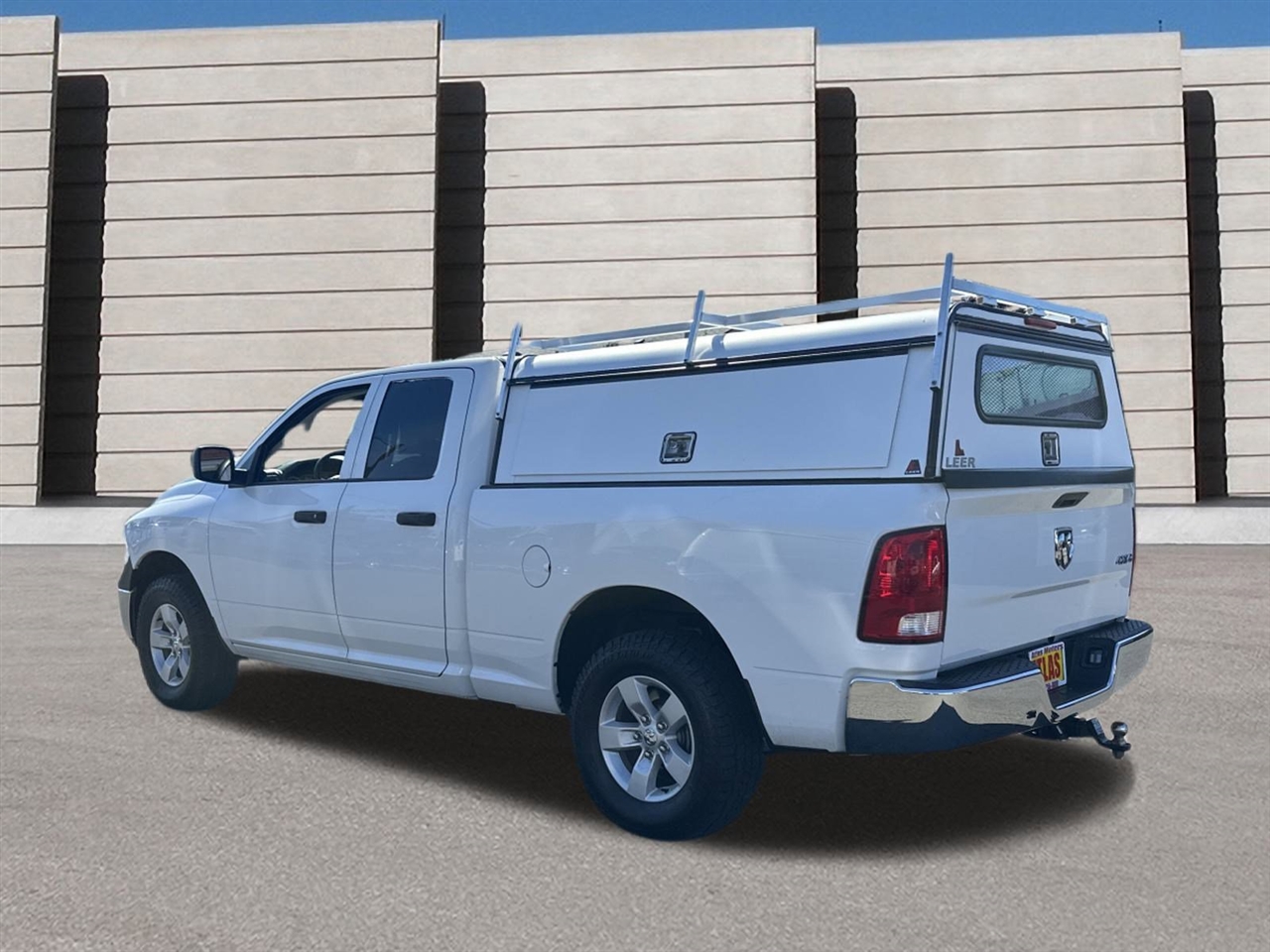 RAM 1500 Tradesman Quad Cab 4WD 2017 RAM 1500 Tradesman Quad Cab 4WD 2017