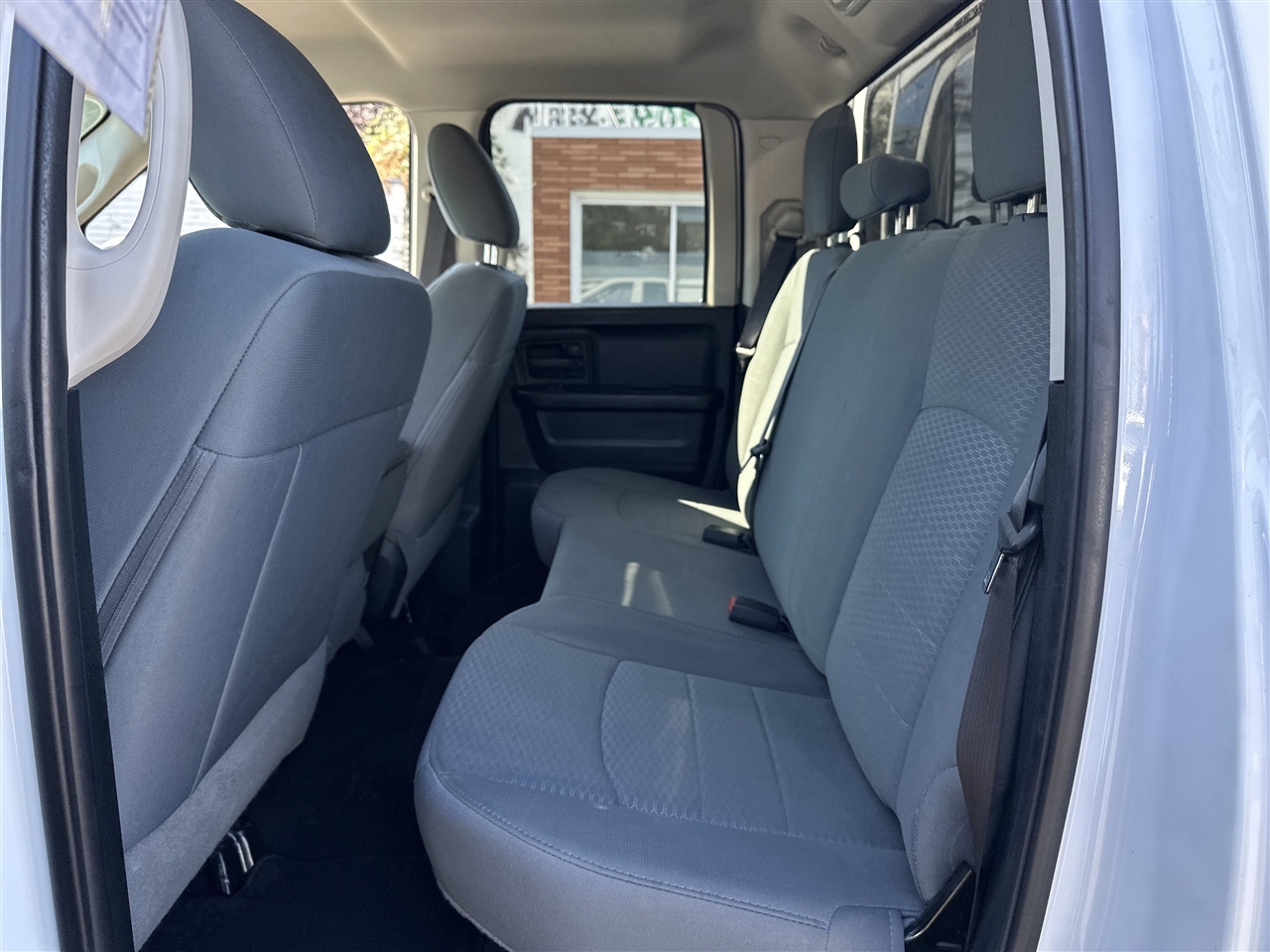 RAM 1500 Tradesman Quad Cab 4WD 2017 RAM 1500 Tradesman Quad Cab 4WD 2017