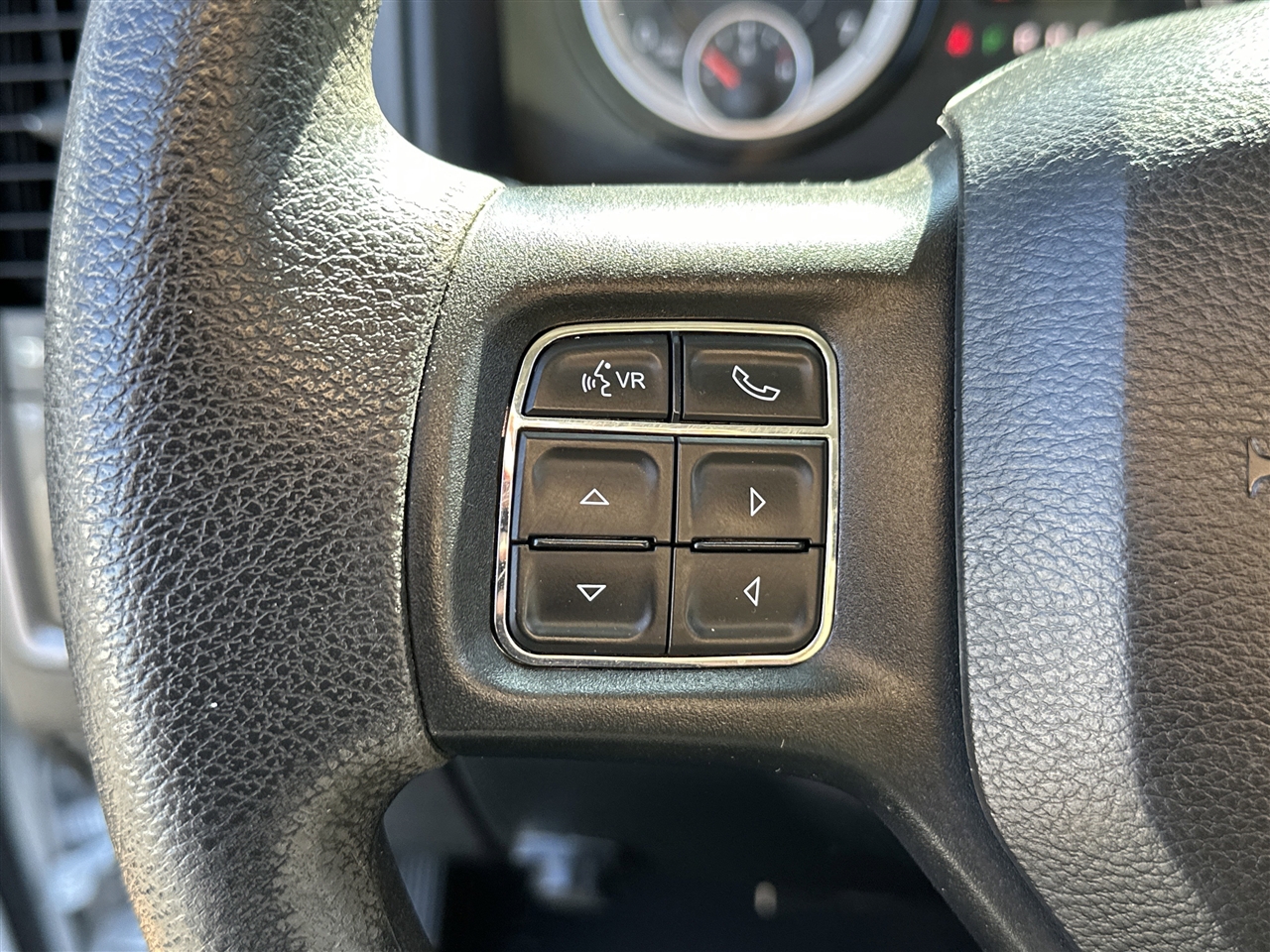 RAM 1500 Tradesman Quad Cab 4WD 2017 RAM 1500 Tradesman Quad Cab 4WD 2017