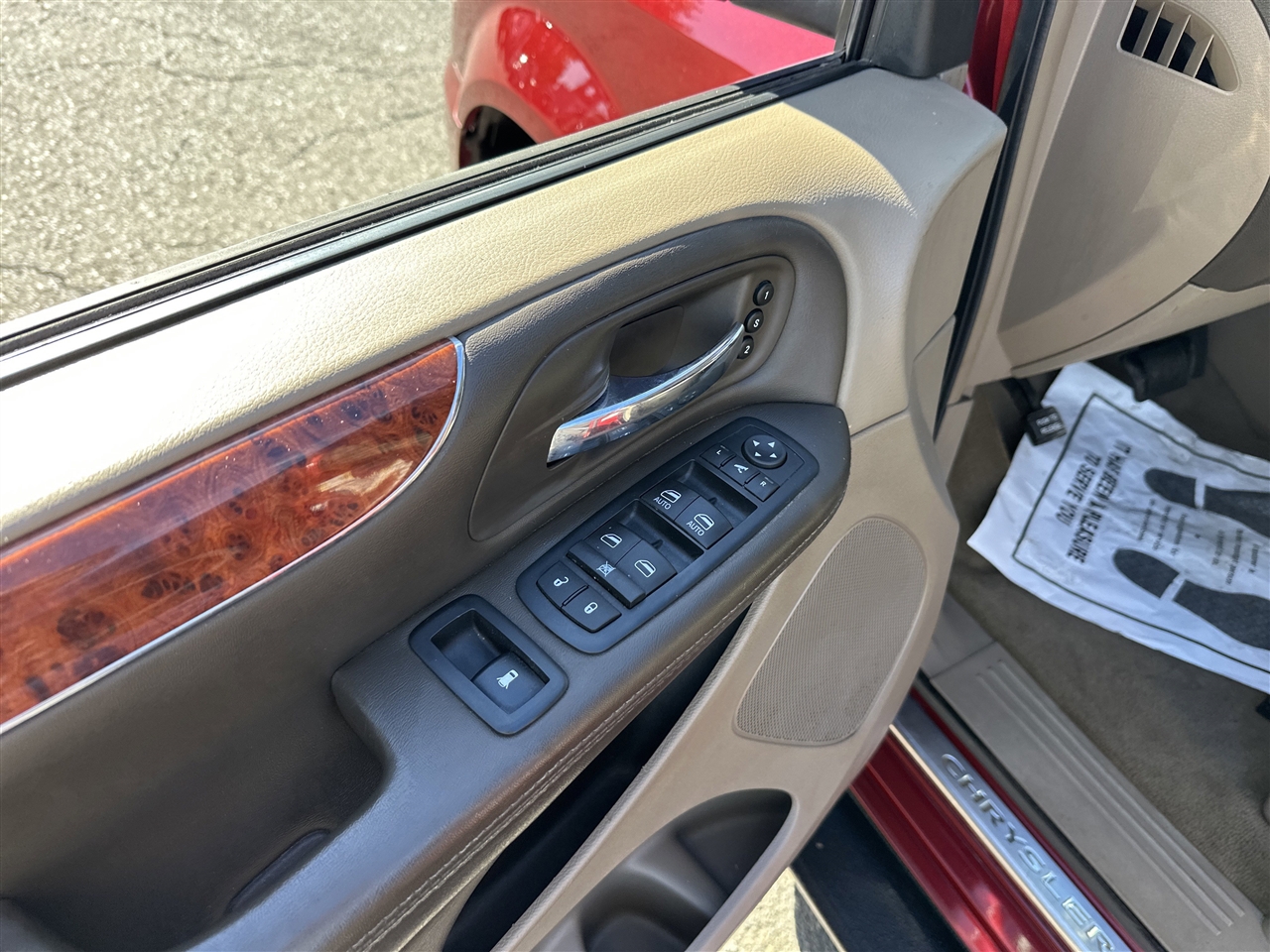 Chrysler Town & Country Limited Platinum 2016 Chrysler Town & Country Limited Platinum 2016