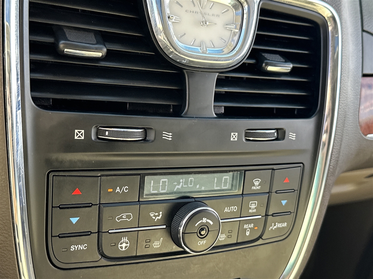 Chrysler Town & Country Limited Platinum 2016 Chrysler Town & Country Limited Platinum 2016