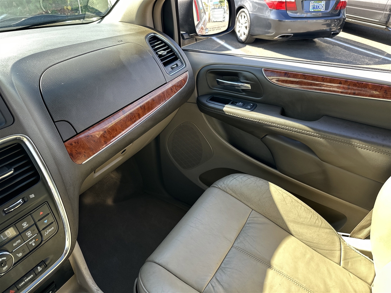 Chrysler Town & Country Limited Platinum 2016 Chrysler Town & Country Limited Platinum 2016