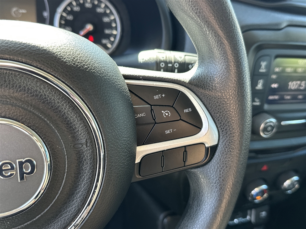 Jeep Renegade Sport 4WD 2018 Jeep Renegade Sport 4WD 2018