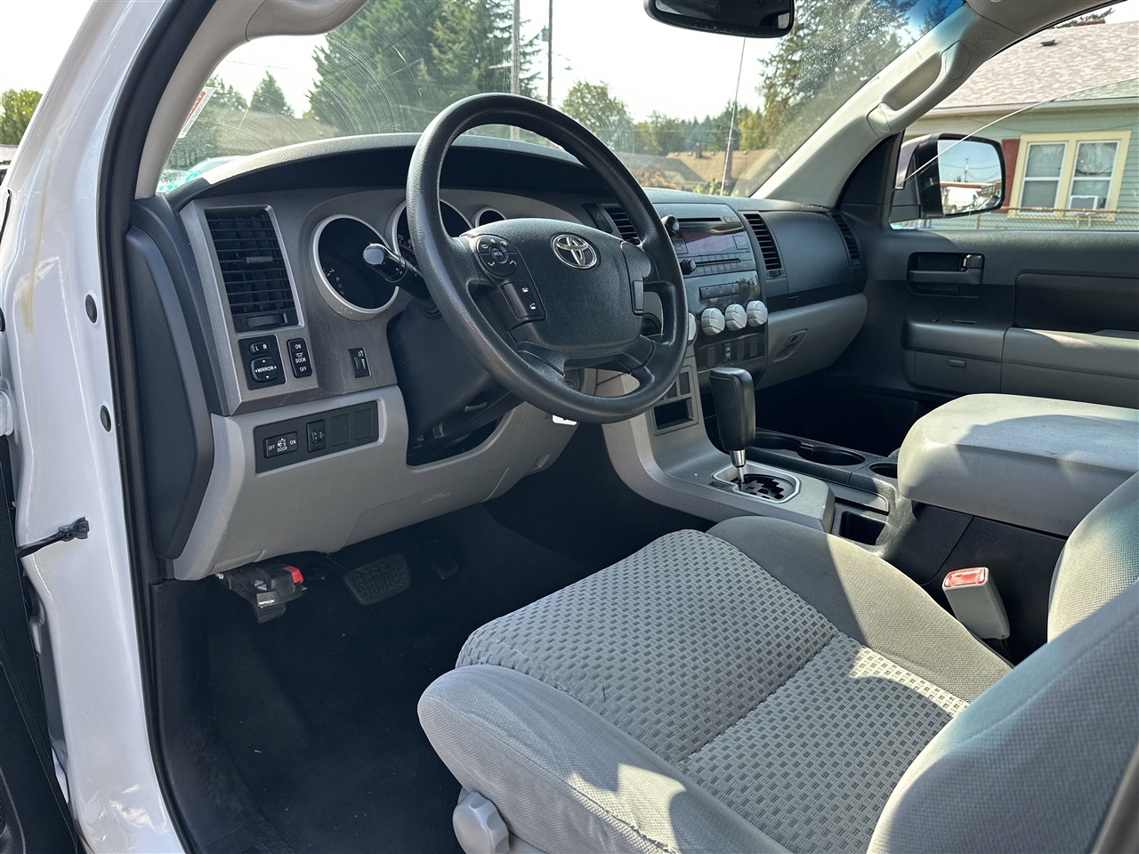 Toyota Tundra Tundra-Grade CrewMax 5.7L 2WD 2012 Toyota Tundra Tundra-Grade CrewMax 5.7L 2WD 2012