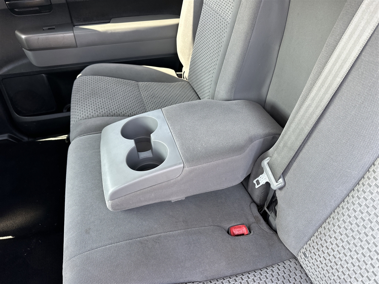 Toyota Tundra Tundra-Grade CrewMax 5.7L 2WD 2012 Toyota Tundra Tundra-Grade CrewMax 5.7L 2WD 2012