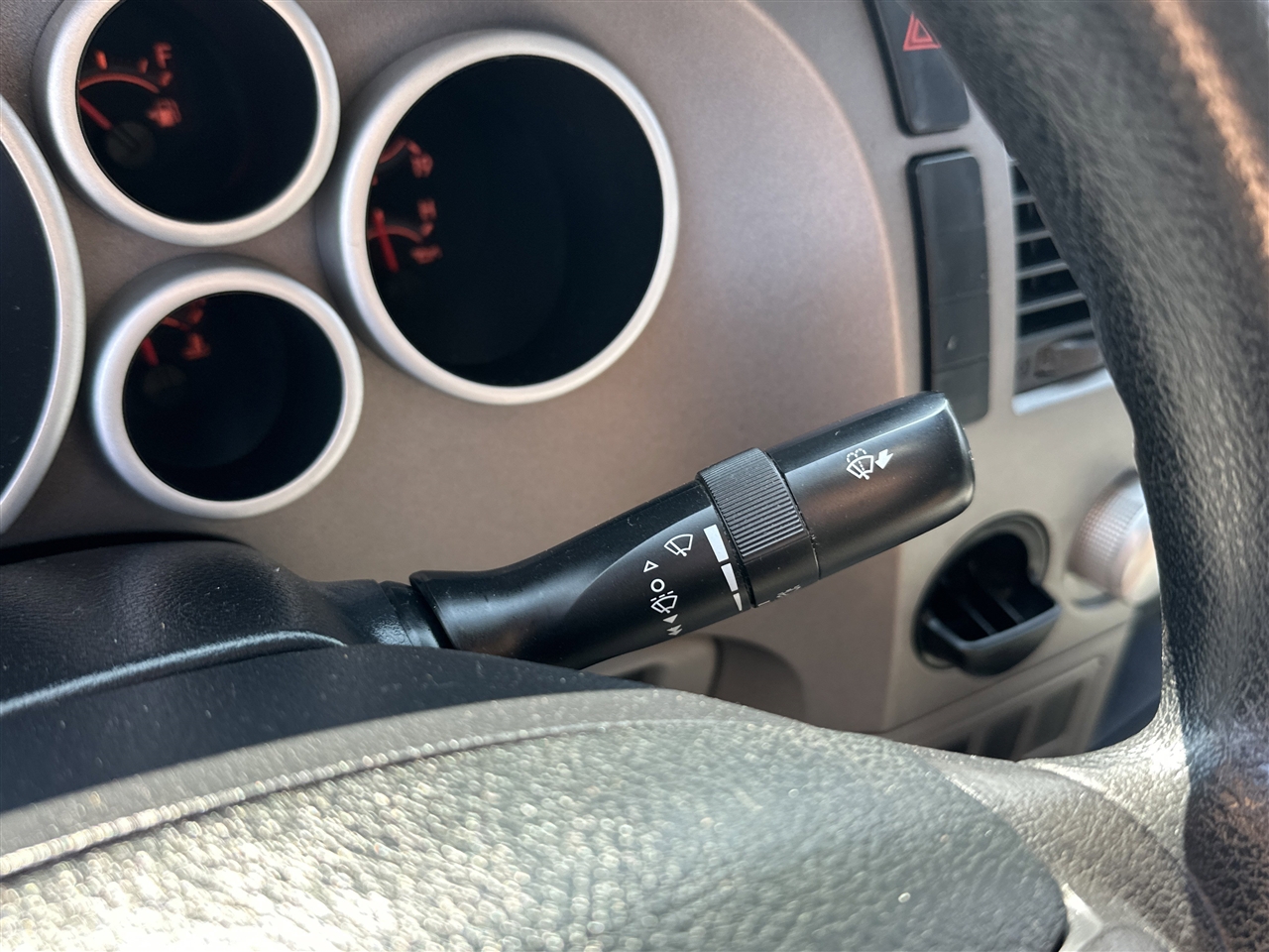 Toyota Tundra Tundra-Grade CrewMax 5.7L 2WD 2012 Toyota Tundra Tundra-Grade CrewMax 5.7L 2WD 2012