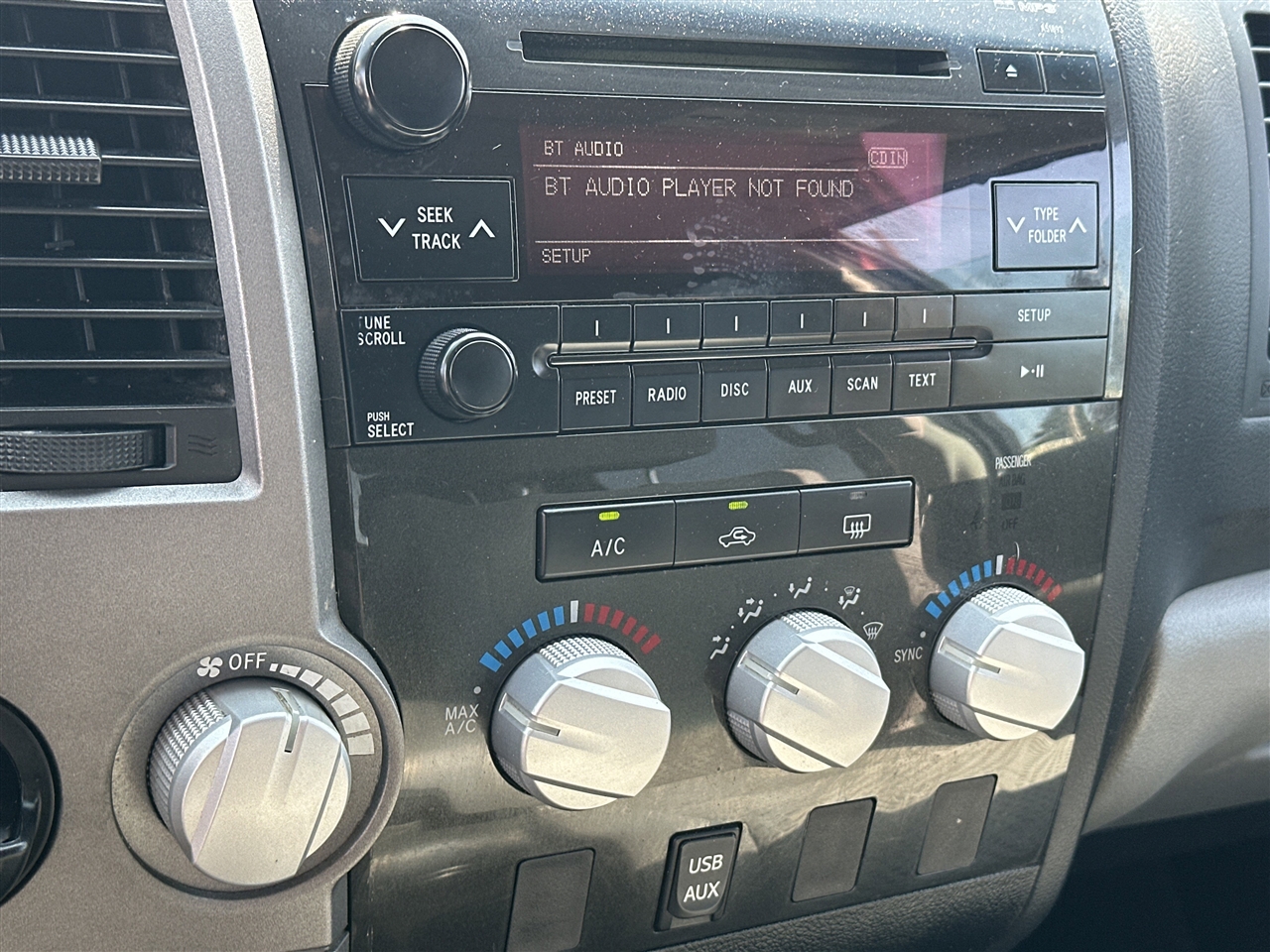 Toyota Tundra Tundra-Grade CrewMax 5.7L 2WD 2012 Toyota Tundra Tundra-Grade CrewMax 5.7L 2WD 2012