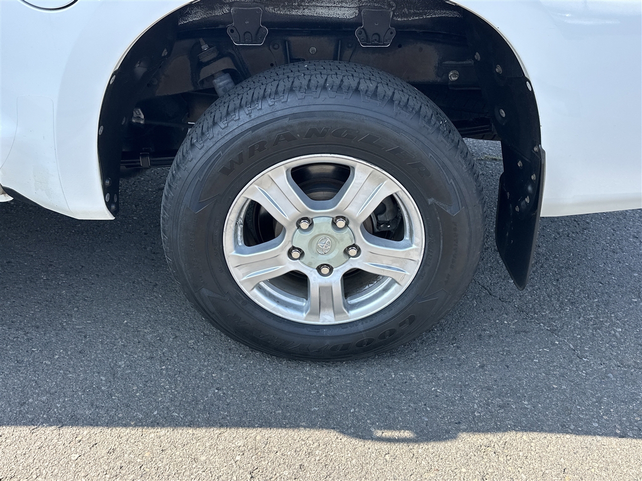 Toyota Tundra Tundra-Grade CrewMax 5.7L 2WD 2012 Toyota Tundra Tundra-Grade CrewMax 5.7L 2WD 2012