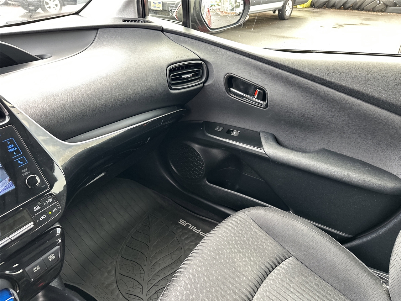 Toyota Prius  2016 Toyota Prius  2016