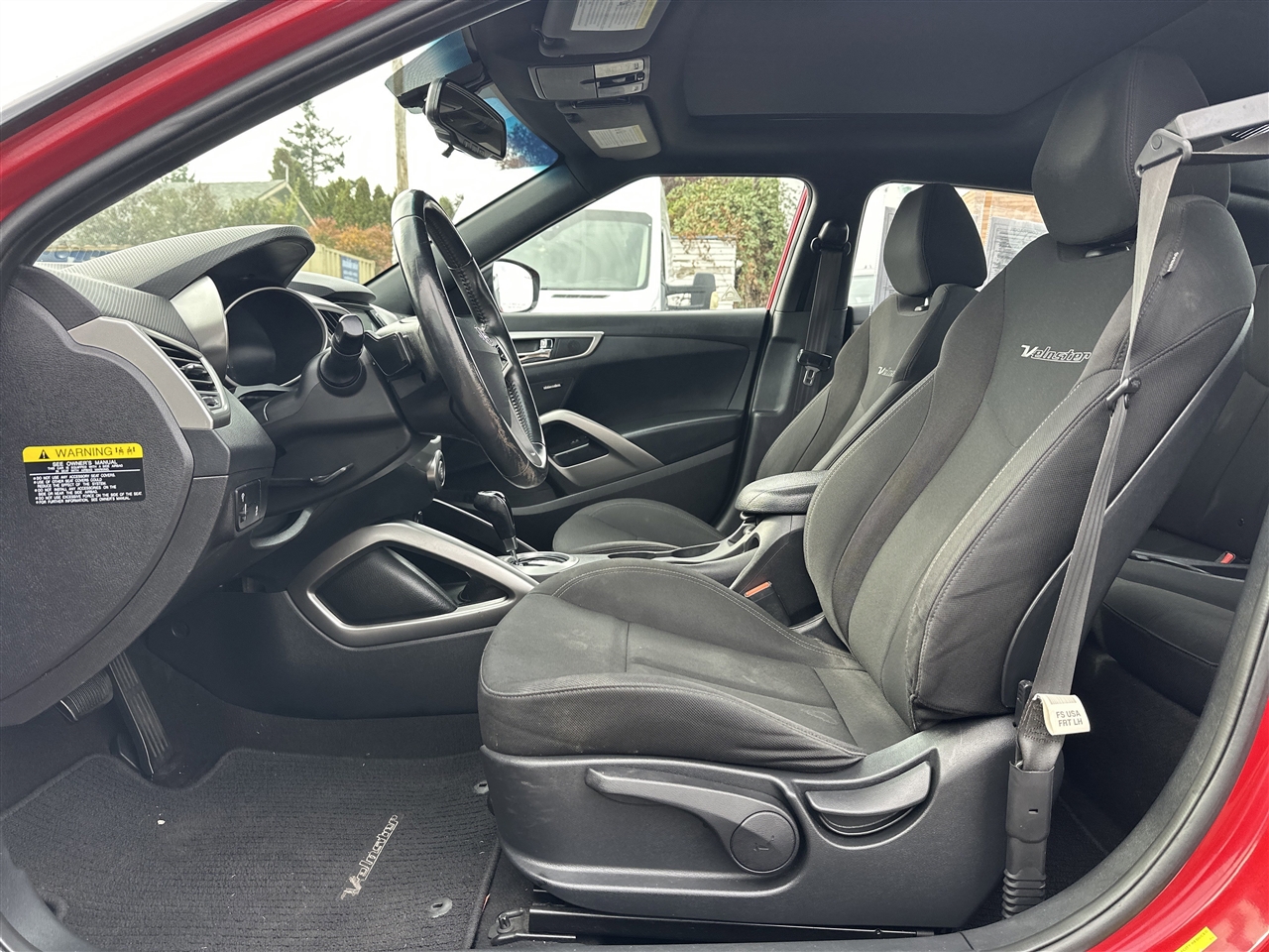 Hyundai Veloster Base 6MT 2017 Hyundai Veloster Base 6MT 2017