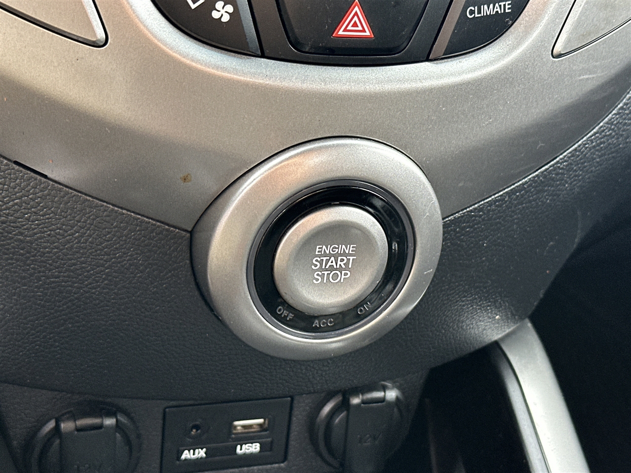 Hyundai Veloster Base 6MT 2017 Hyundai Veloster Base 6MT 2017