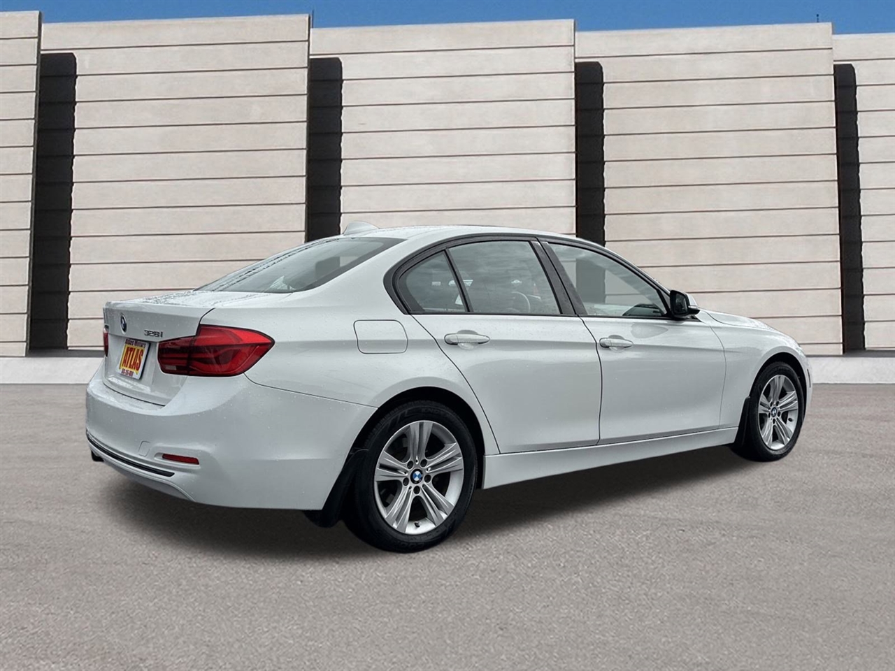 BMW 3-Series 328i xDrive Sedan 2016 BMW 3-Series 328i xDrive Sedan 2016