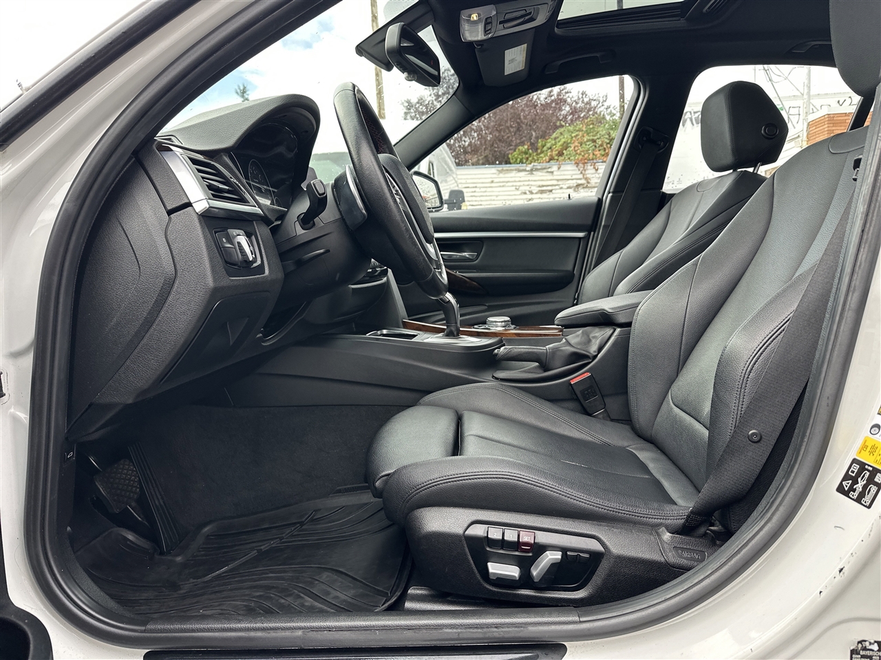 BMW 3-Series 328i xDrive Sedan 2016 BMW 3-Series 328i xDrive Sedan 2016