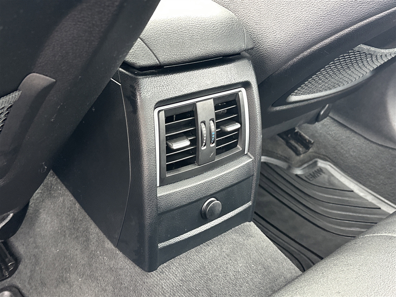 BMW 3-Series 328i xDrive Sedan 2016 BMW 3-Series 328i xDrive Sedan 2016