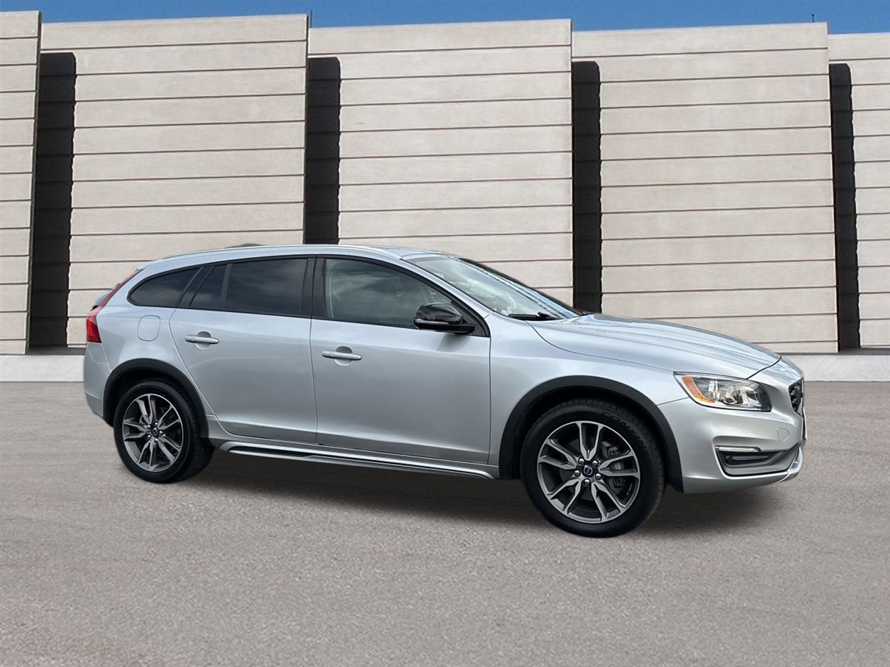 Volvo V60 Cross Country T5 2016 Volvo V60 Cross Country T5 2016