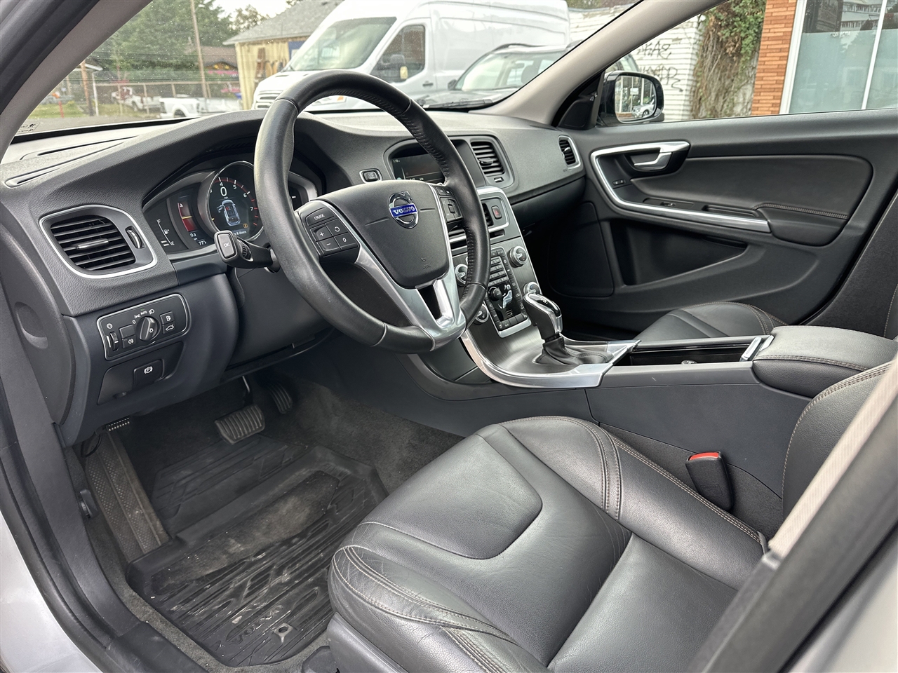 Volvo V60 Cross Country T5 2016 Volvo V60 Cross Country T5 2016