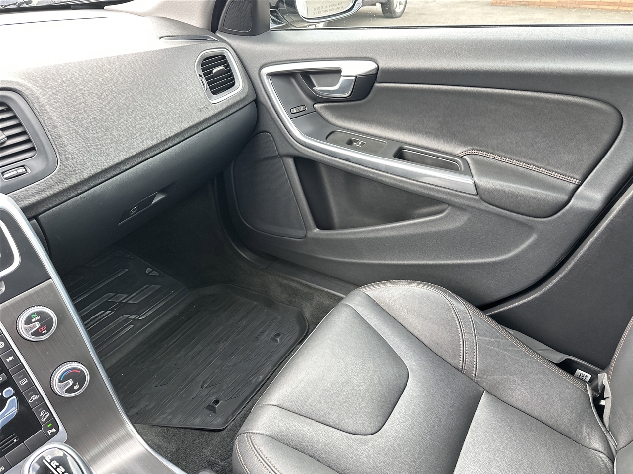 Volvo V60 Cross Country T5 2016 Volvo V60 Cross Country T5 2016