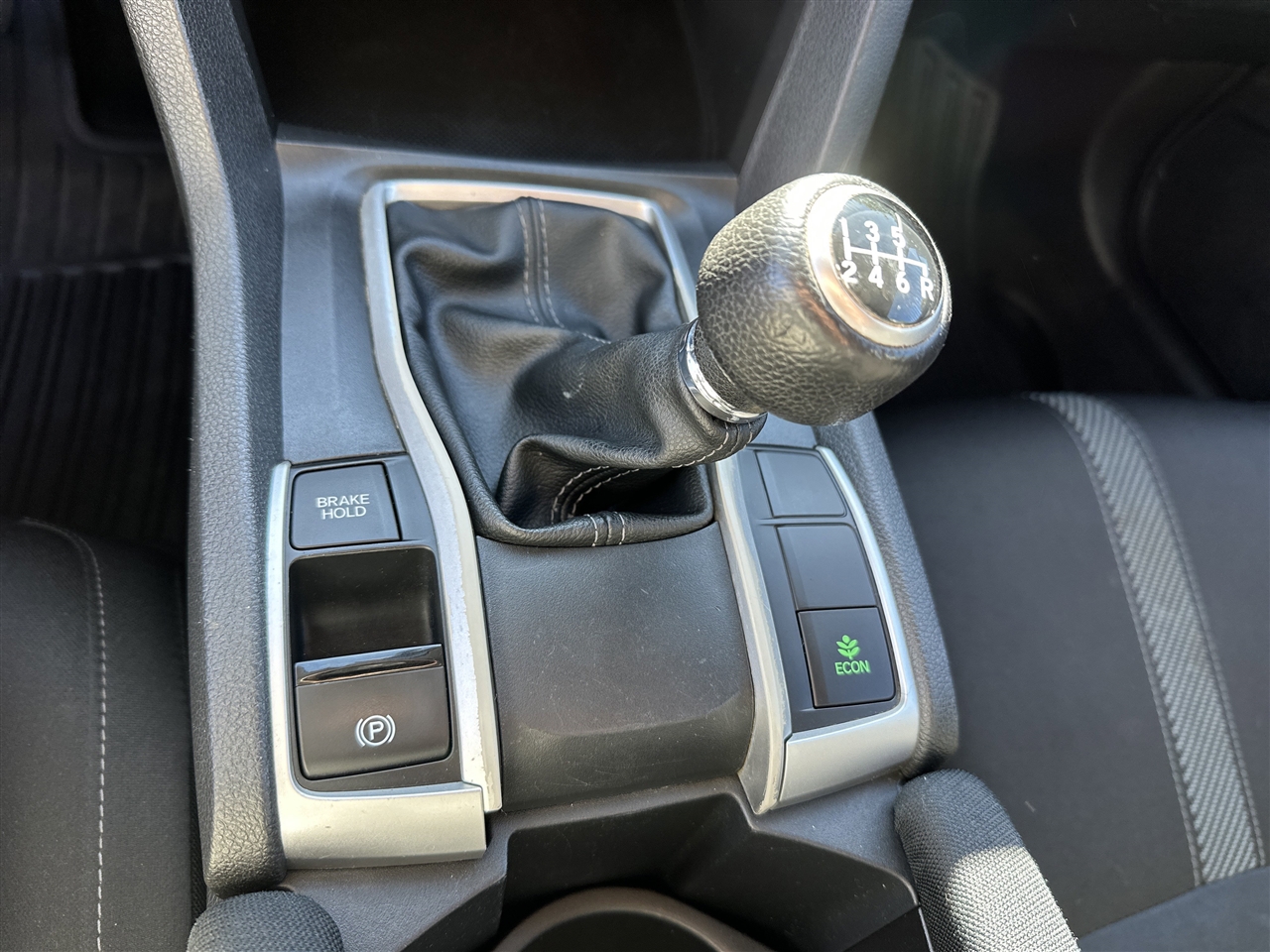 Honda Civic LX Sedan 6MT 2016 Honda Civic LX Sedan 6MT 2016