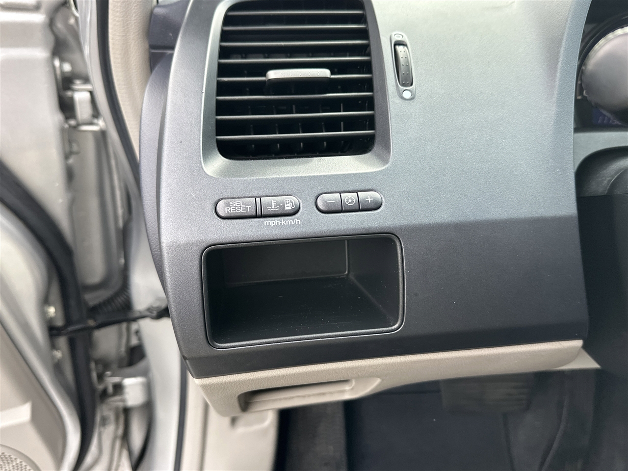 Honda Civic Hybrid CVT AT-PZEV with Navigation 2008 Honda Civic Hybrid CVT AT-PZEV with Navigation 2008