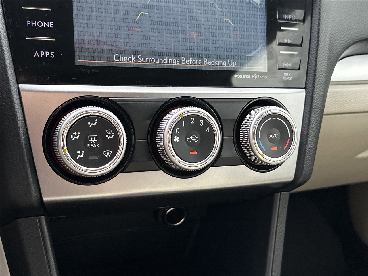 Subaru XV Crosstrek 2.0i Premium PZEV CVT 2015 Subaru XV Crosstrek 2.0i Premium PZEV CVT 2015