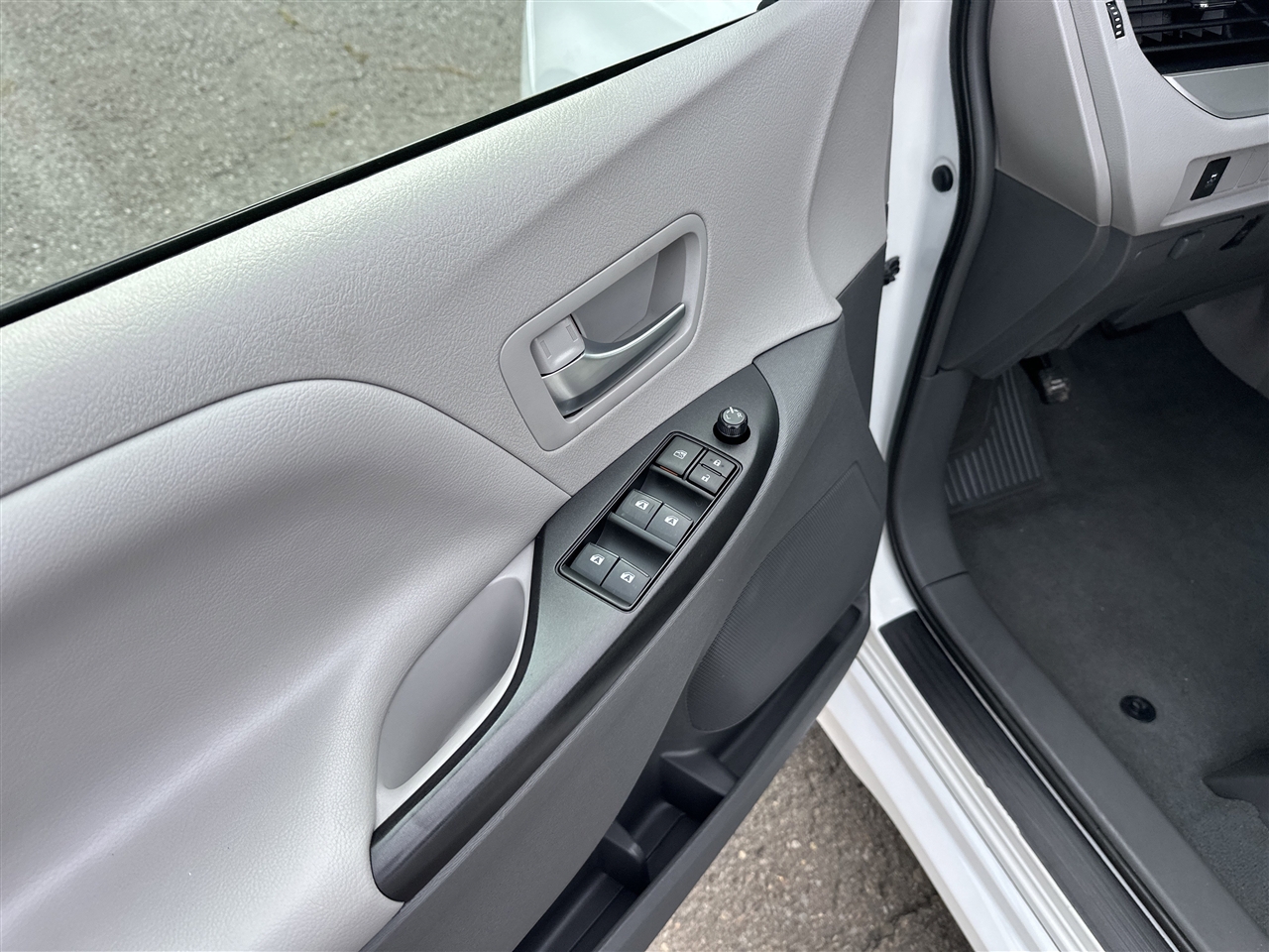 Toyota Sienna LE 8-Passenger 2019 Toyota Sienna LE 8-Passenger 2019