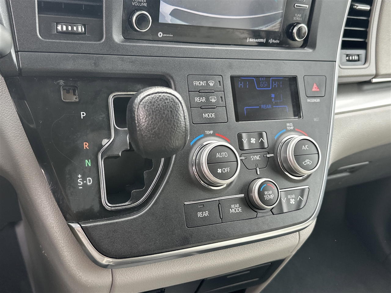 Toyota Sienna LE 8-Passenger 2019 Toyota Sienna LE 8-Passenger 2019