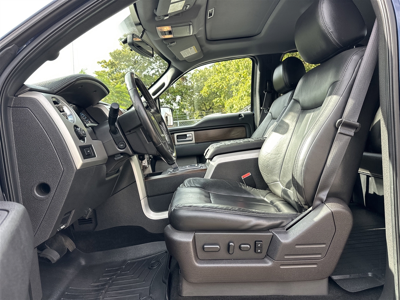 Ford F-150 Lariat SuperCrew 5.5-ft. Bed 4WD 2014 Ford F-150 Lariat SuperCrew 5.5-ft. Bed 4WD 2014