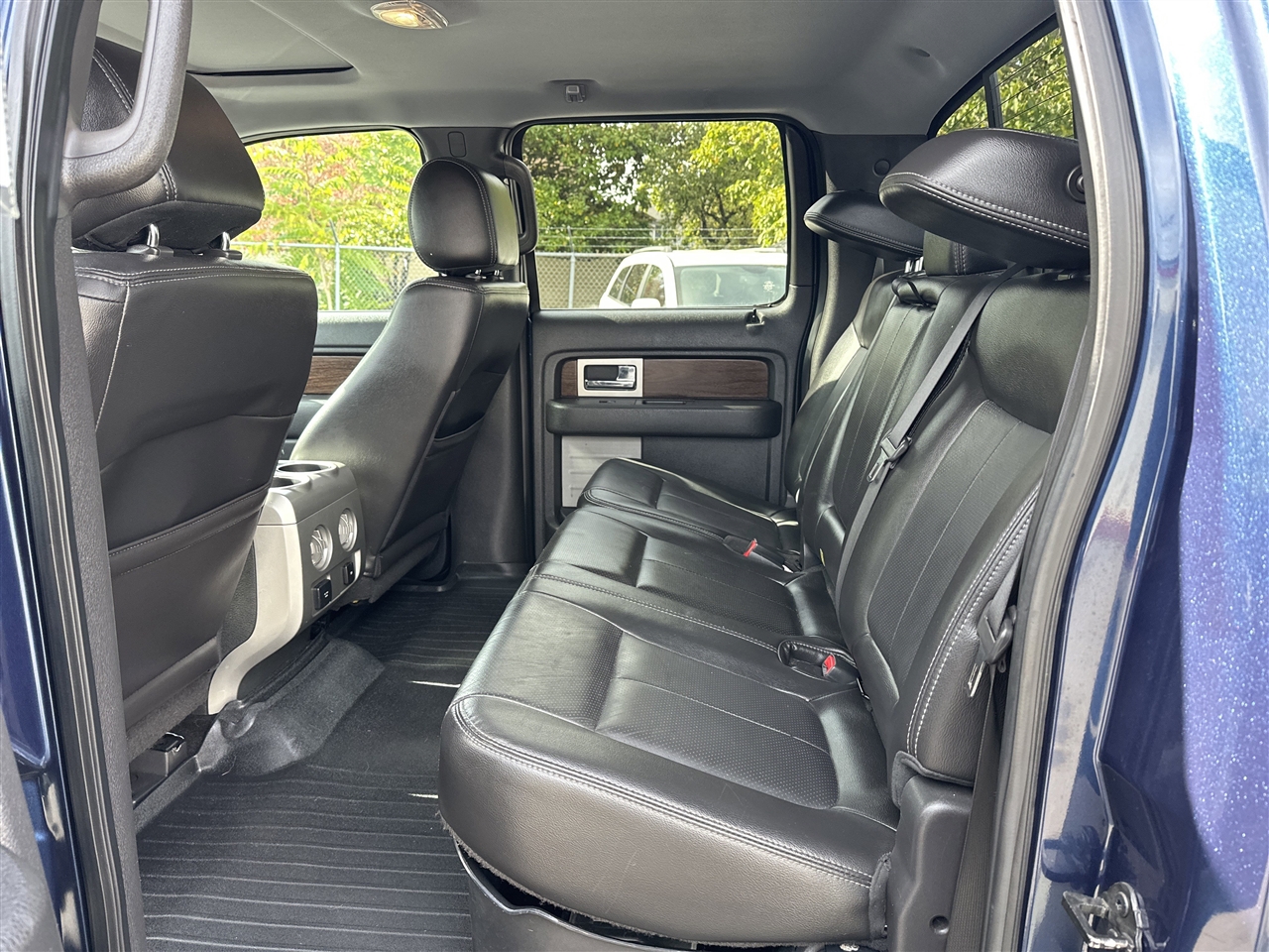 Ford F-150 Lariat SuperCrew 5.5-ft. Bed 4WD 2014 Ford F-150 Lariat SuperCrew 5.5-ft. Bed 4WD 2014