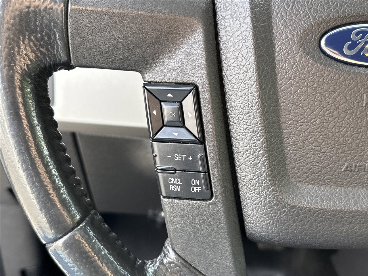 Ford F-150 Lariat SuperCrew 5.5-ft. Bed 4WD 2014 Ford F-150 Lariat SuperCrew 5.5-ft. Bed 4WD 2014