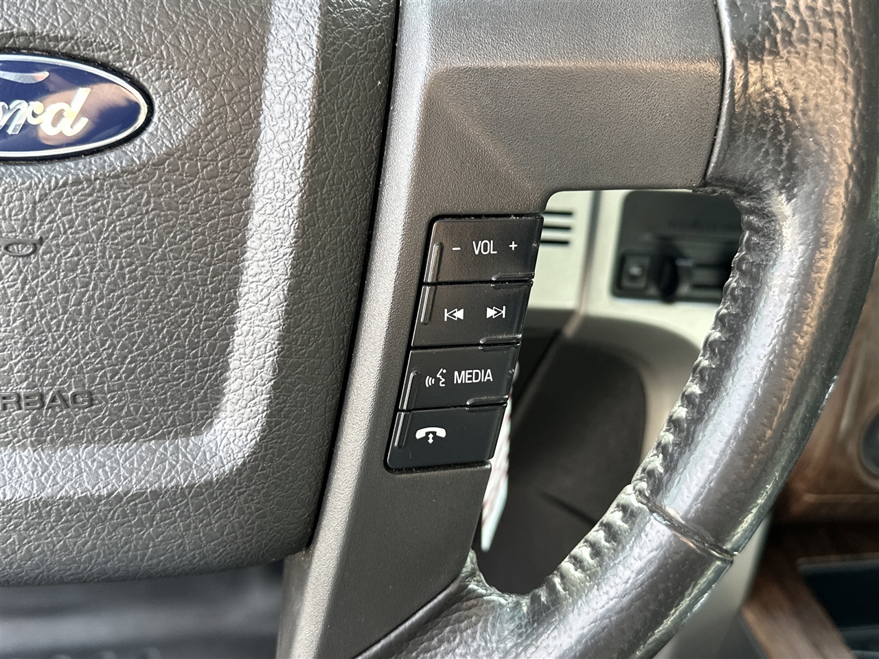 Ford F-150 Lariat SuperCrew 5.5-ft. Bed 4WD 2014 Ford F-150 Lariat SuperCrew 5.5-ft. Bed 4WD 2014