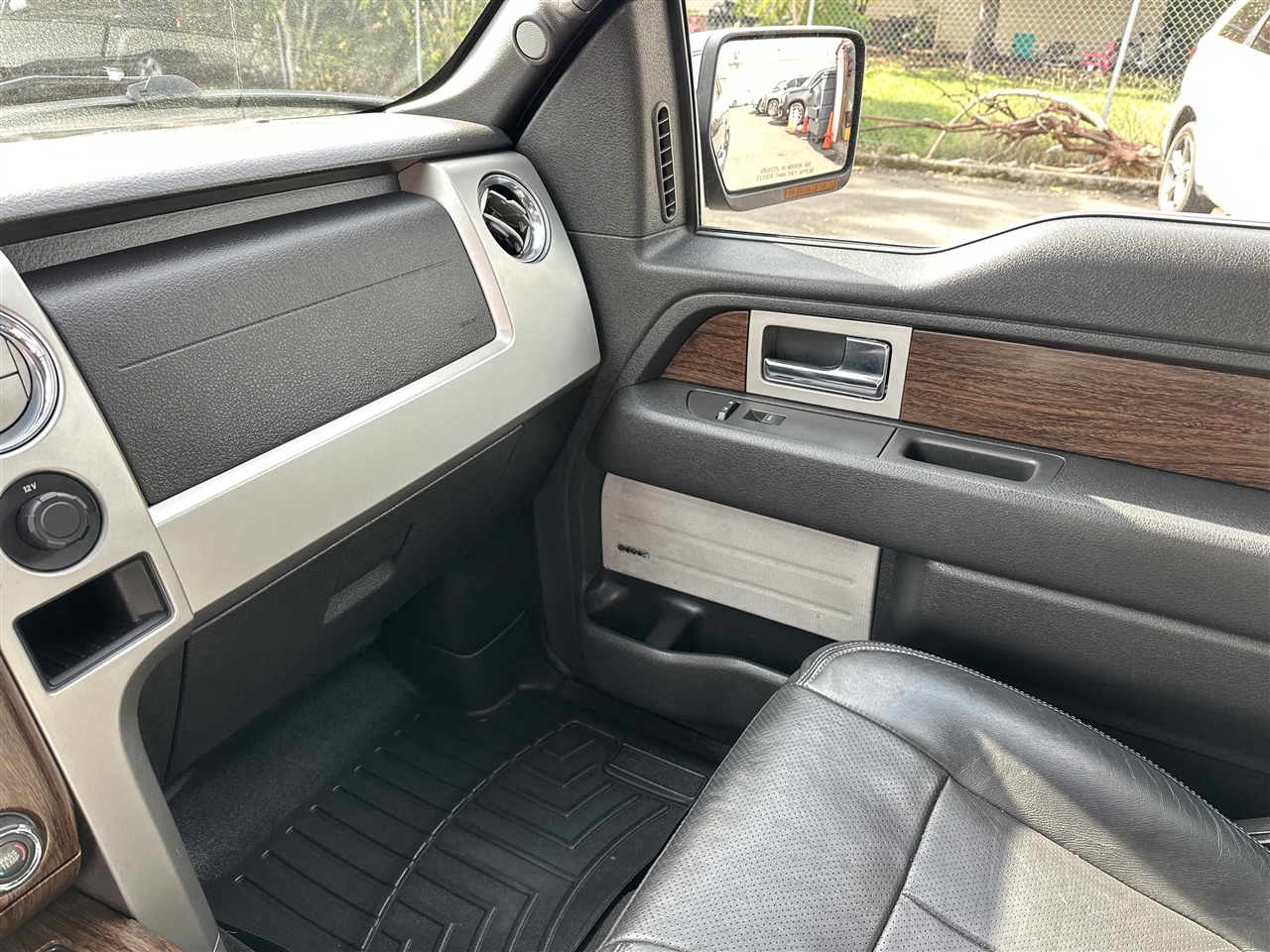 Ford F-150 Lariat SuperCrew 5.5-ft. Bed 4WD 2014 Ford F-150 Lariat SuperCrew 5.5-ft. Bed 4WD 2014