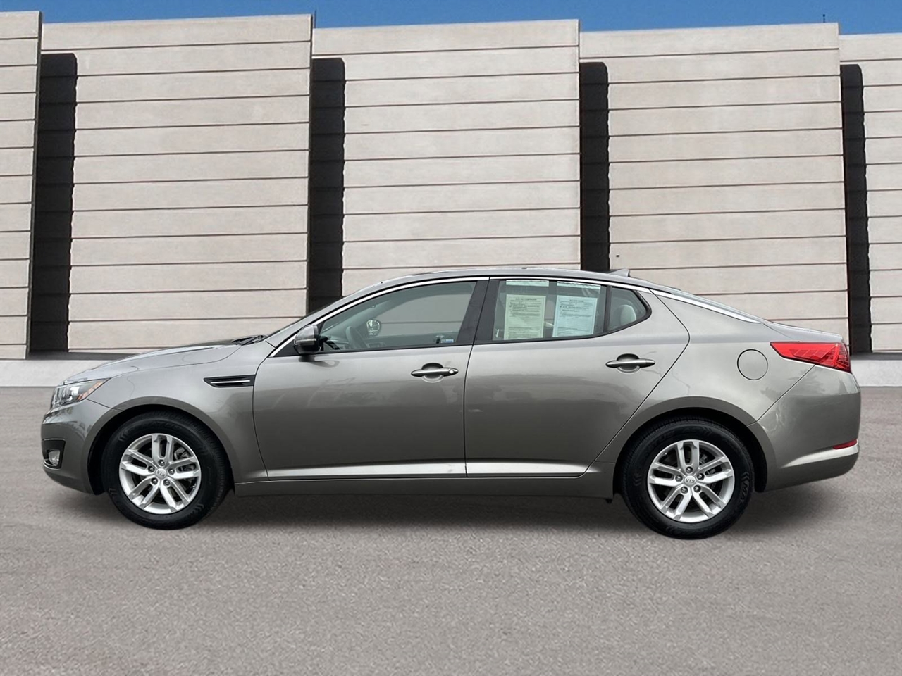 Kia Optima LX MT 2013 Kia Optima LX MT 2013