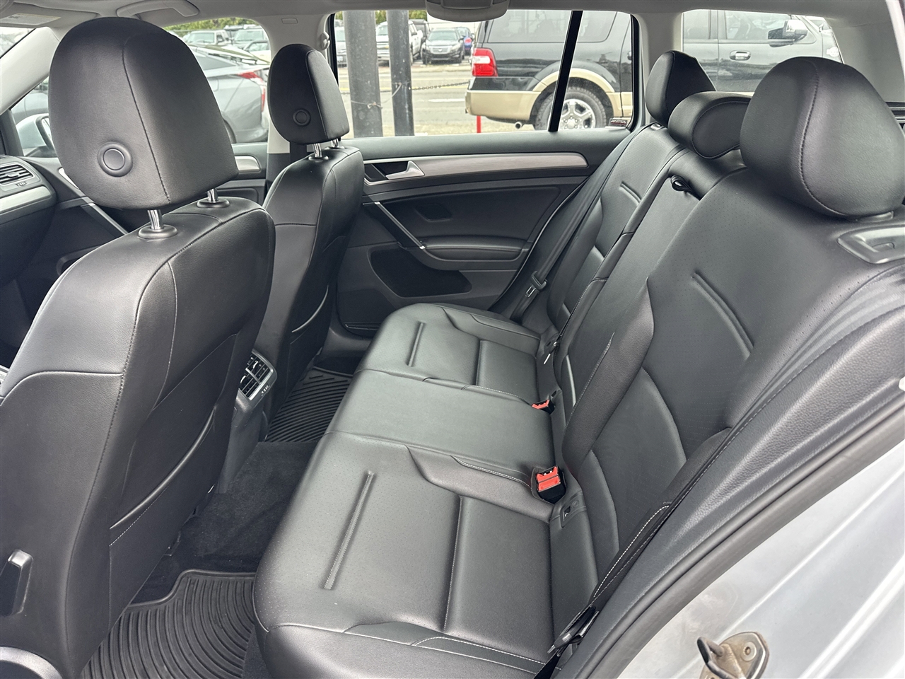 Volkswagen Golf SportWagen TSI SE 6A 2017 Volkswagen Golf SportWagen TSI SE 6A 2017