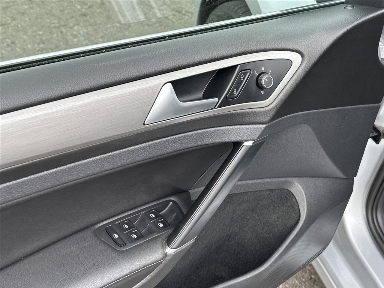 Volkswagen Golf SportWagen TSI SE 6A 2017 Volkswagen Golf SportWagen TSI SE 6A 2017