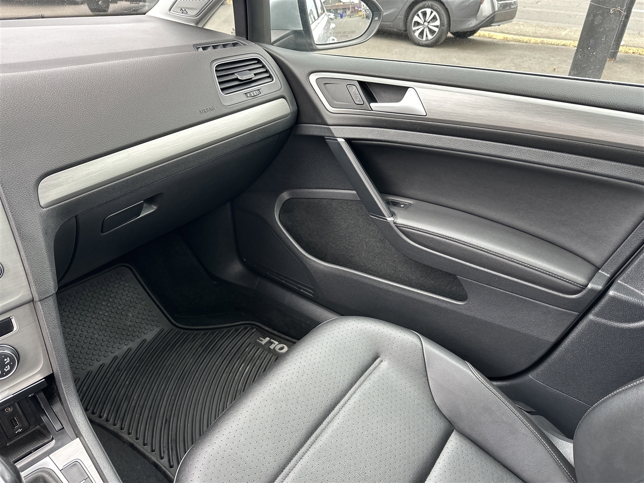 Volkswagen Golf SportWagen TSI SE 6A 2017 Volkswagen Golf SportWagen TSI SE 6A 2017