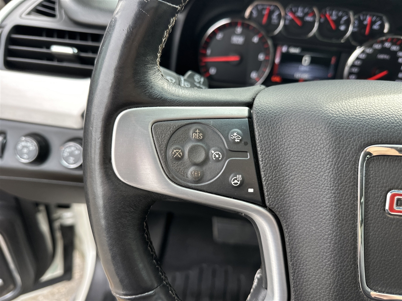 GMC Yukon SLT 4WD 2015