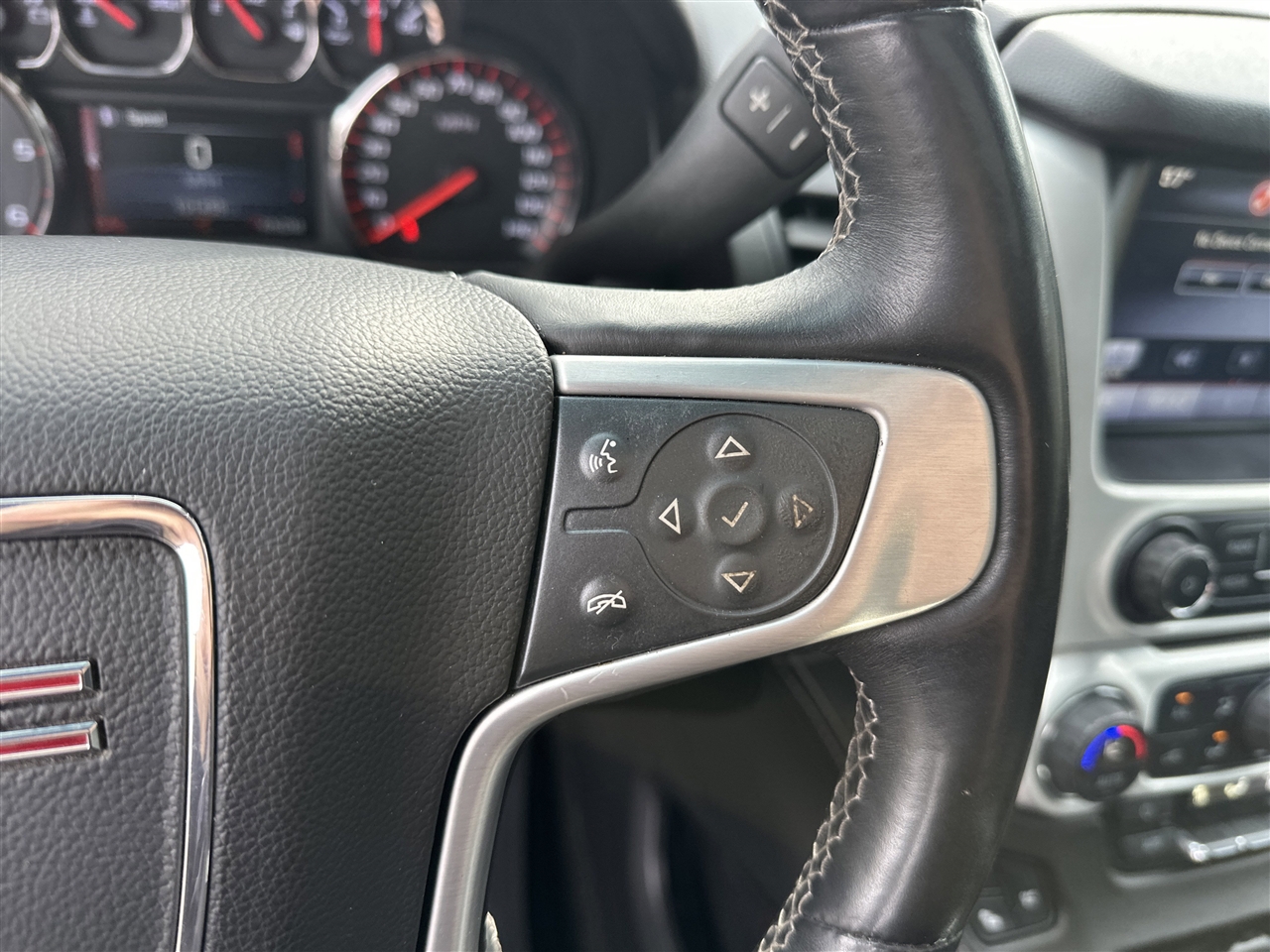 GMC Yukon SLT 4WD 2015