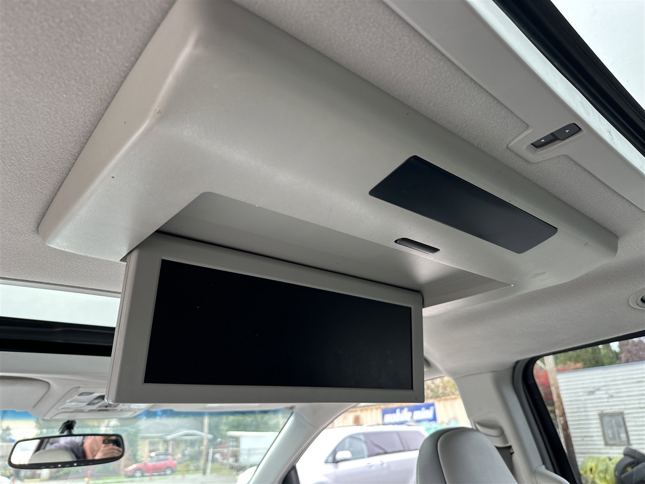 Toyota Sienna XLE FWD 8-Passenger V6 2013 Toyota Sienna XLE FWD 8-Passenger V6 2013