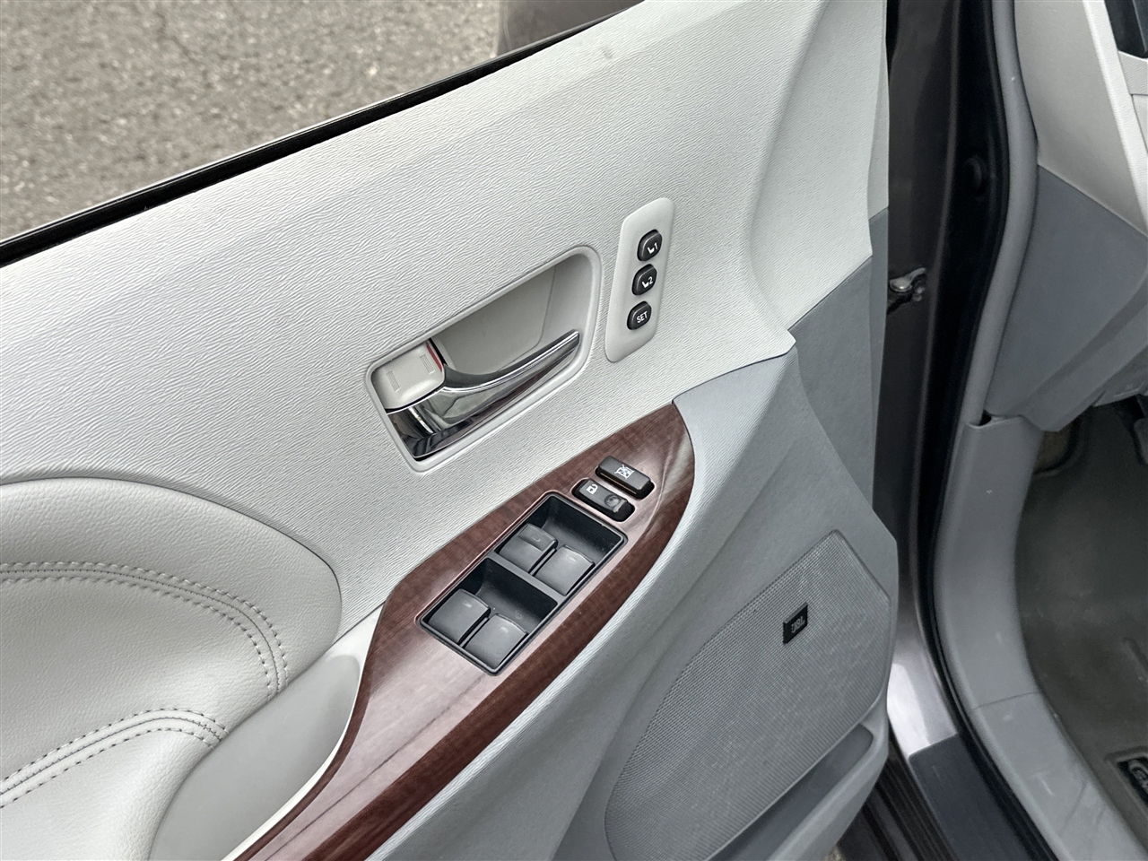 Toyota Sienna XLE FWD 8-Passenger V6 2013 Toyota Sienna XLE FWD 8-Passenger V6 2013