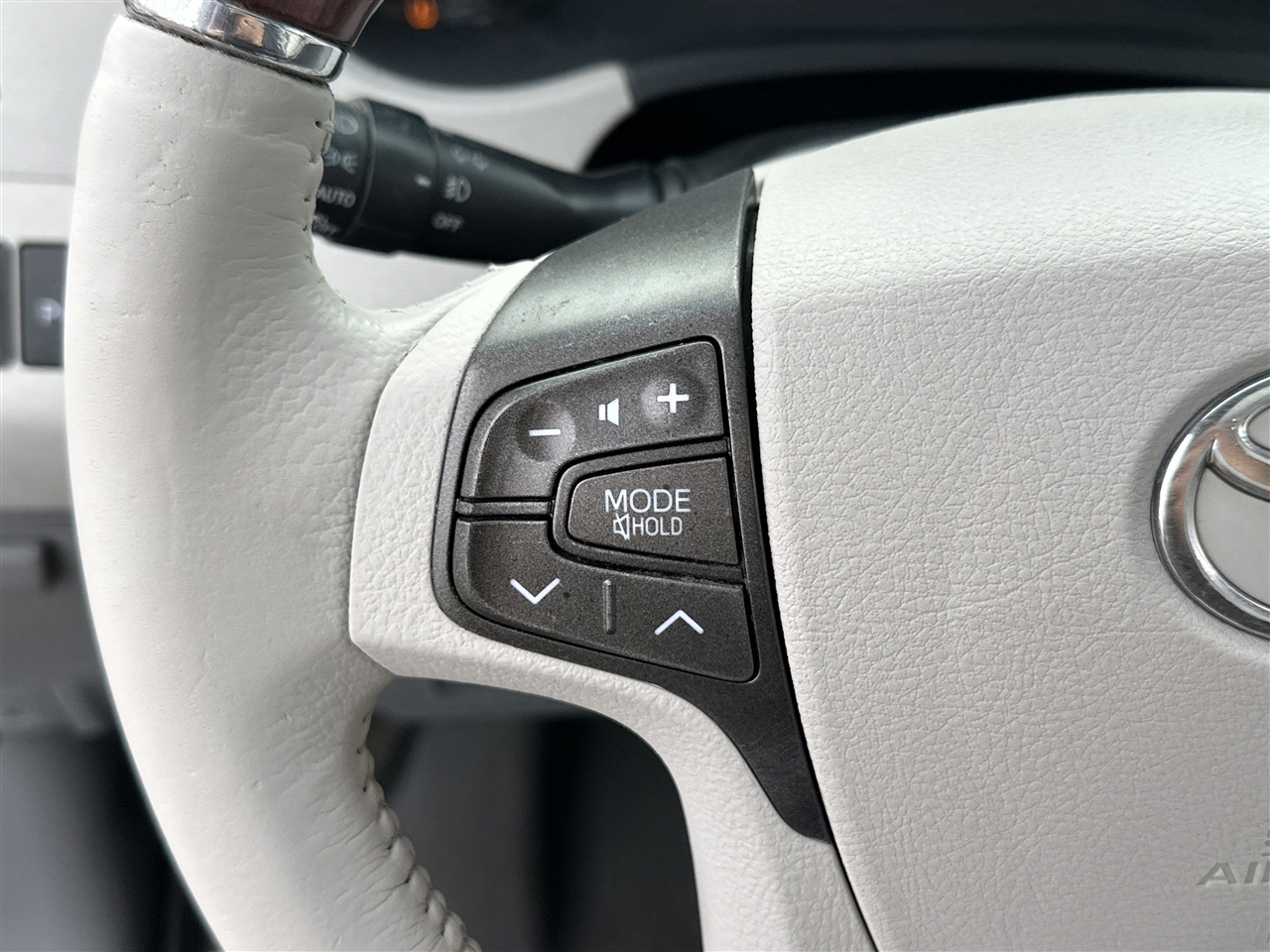 Toyota Sienna XLE FWD 8-Passenger V6 2013 Toyota Sienna XLE FWD 8-Passenger V6 2013