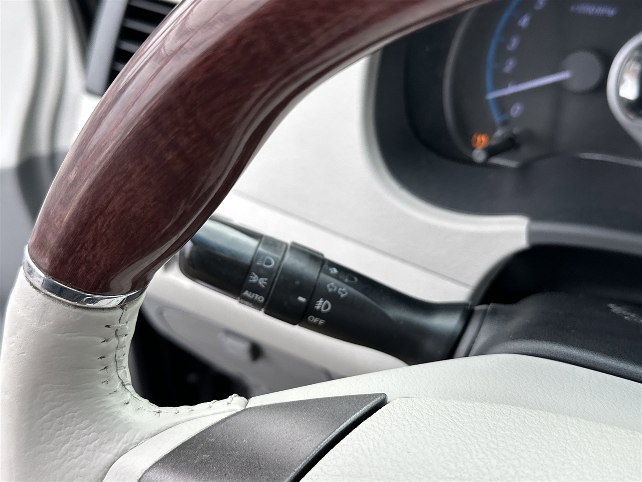 Toyota Sienna XLE FWD 8-Passenger V6 2013 Toyota Sienna XLE FWD 8-Passenger V6 2013