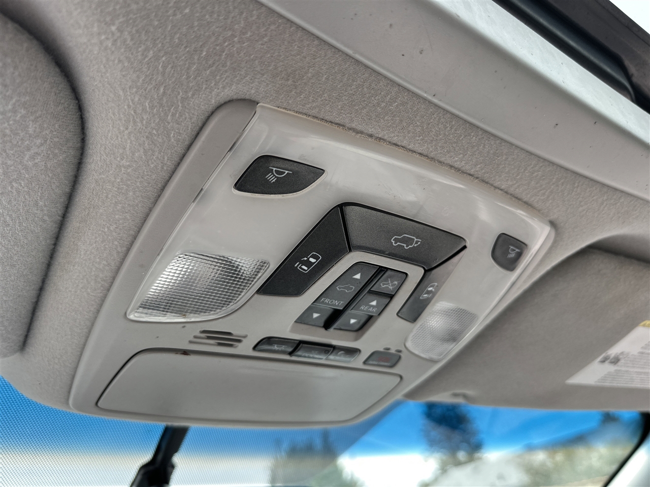 Toyota Sienna XLE FWD 8-Passenger V6 2013 Toyota Sienna XLE FWD 8-Passenger V6 2013