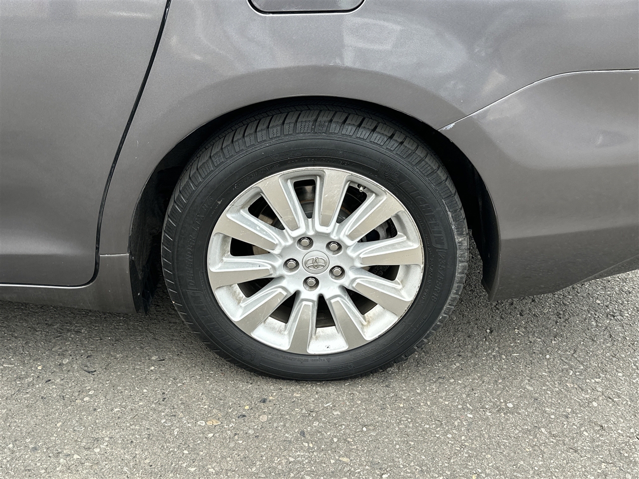 Toyota Sienna XLE FWD 8-Passenger V6 2013 Toyota Sienna XLE FWD 8-Passenger V6 2013