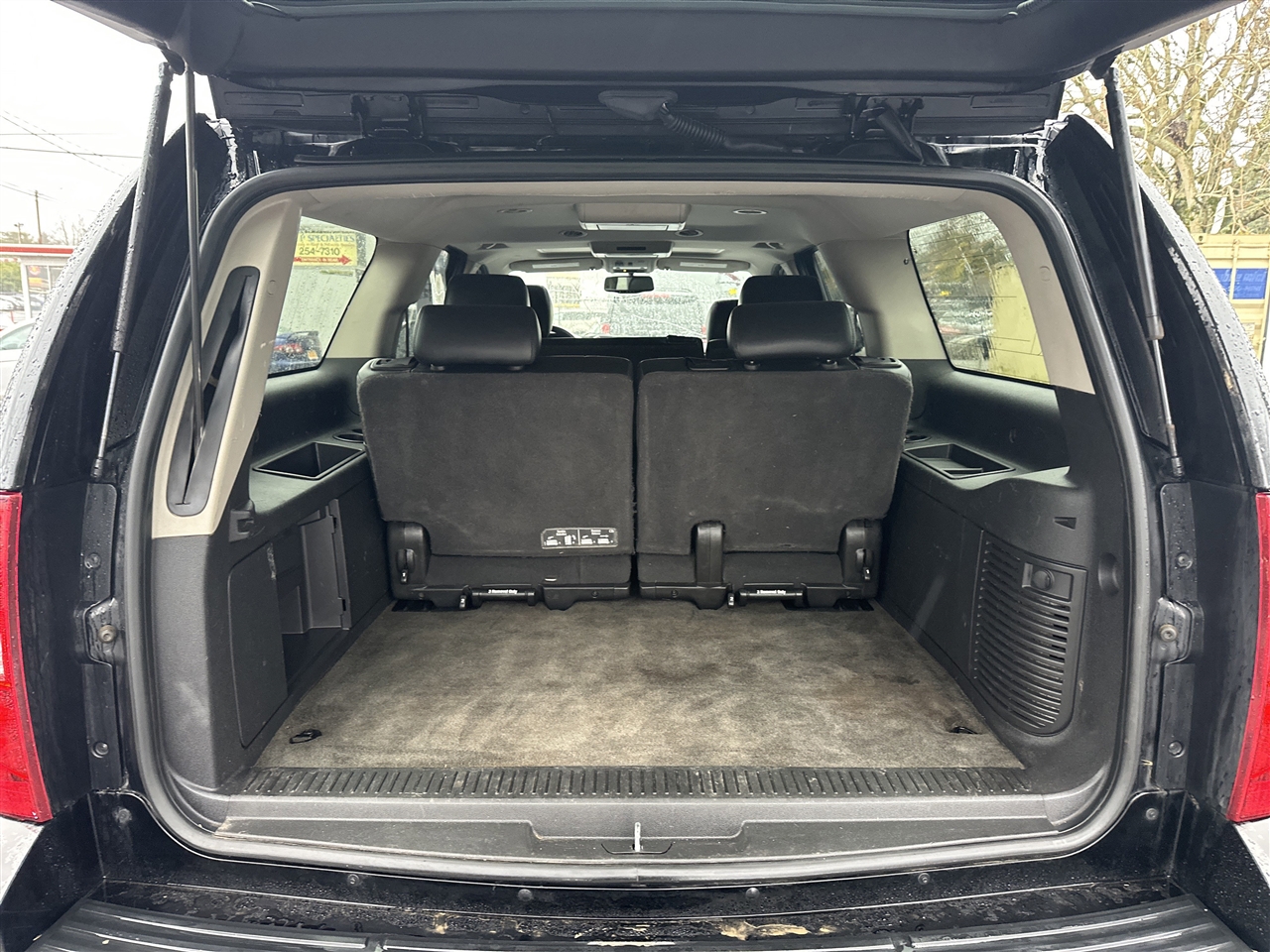 2014 Chevrolet Suburban LT 1500 photo 3