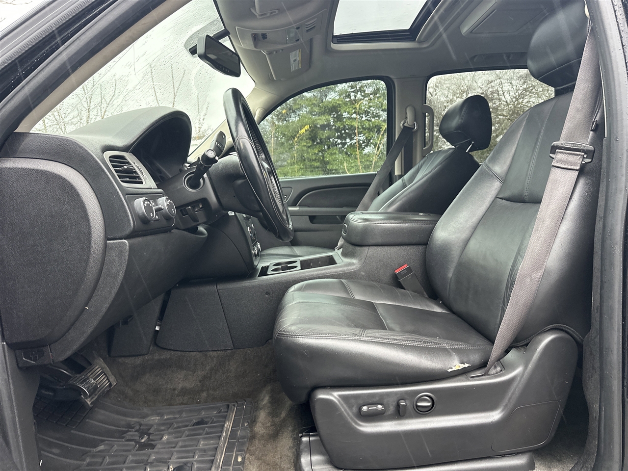 Chevrolet Suburban LT 1500 4WD 2014