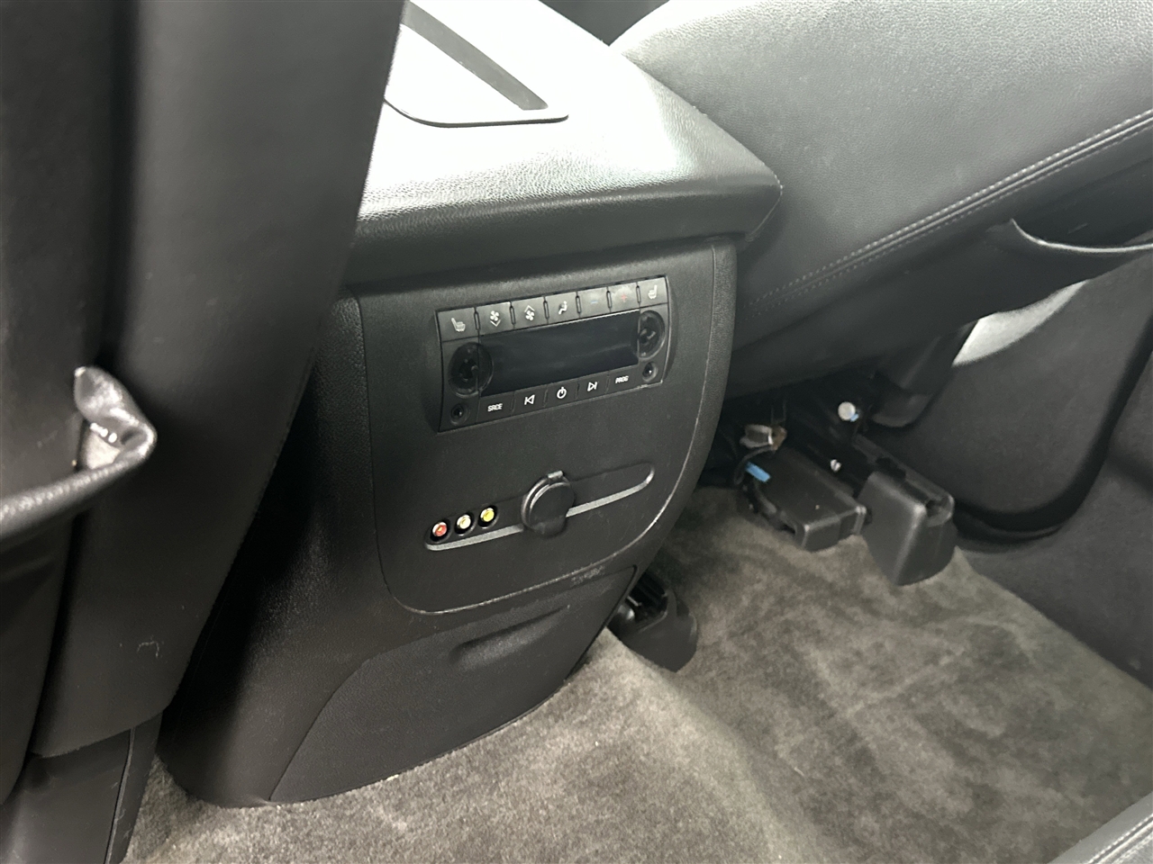 Chevrolet Suburban LT 1500 4WD 2014