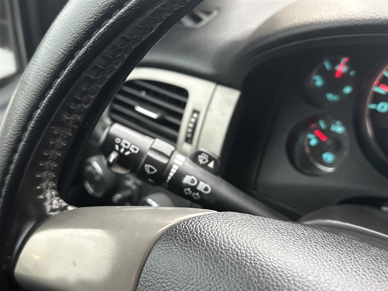 Chevrolet Suburban LT 1500 4WD 2014