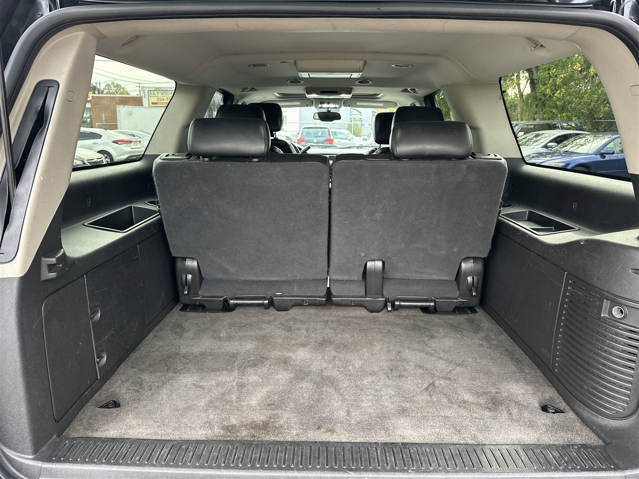 Chevrolet Suburban LT 1500 4WD 2011 Chevrolet Suburban LT 1500 4WD 2011